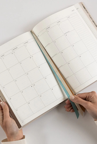 2026 Daily Vertical Appointment Planner Latte