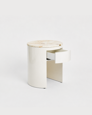 Sable Bedside
